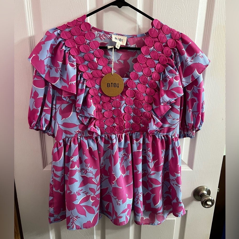 BiBi Boutique Clothing Floral Blouse size L